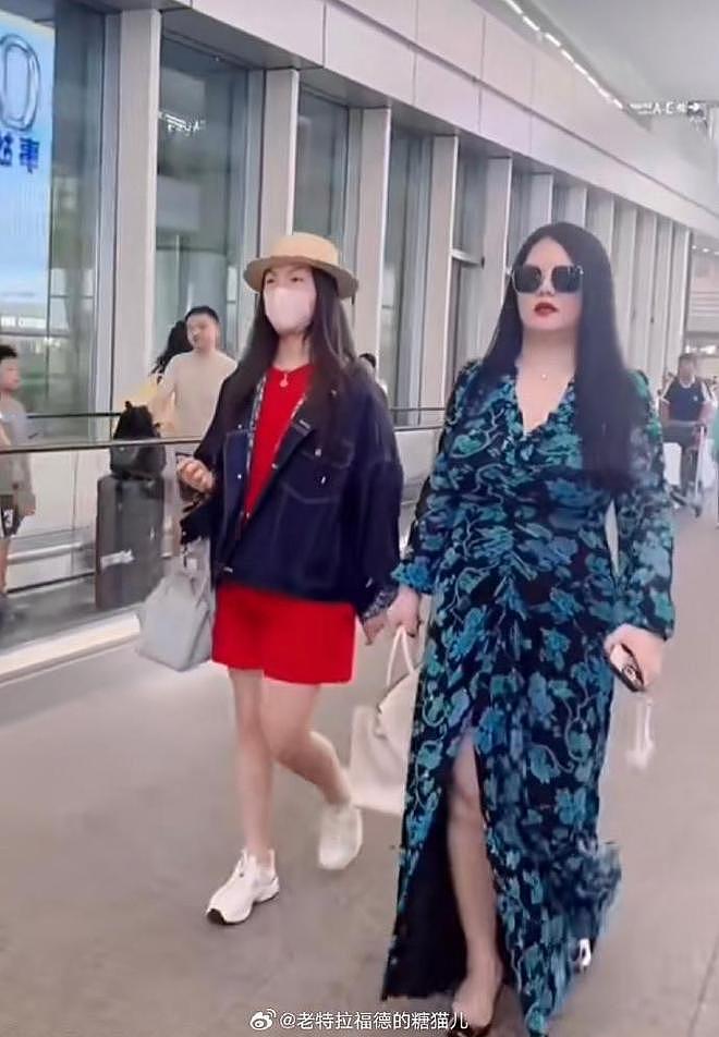 李湘带15岁王诗龄出席伦敦时装周，母女被赞“气血充盈的健康美”（组图） - 6