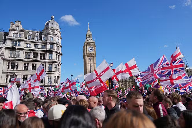 英国崩溃！白人冲上街头怒吼，政府要崩盘？这是英国贡献给世界最有价值的东西…（组图） - 9