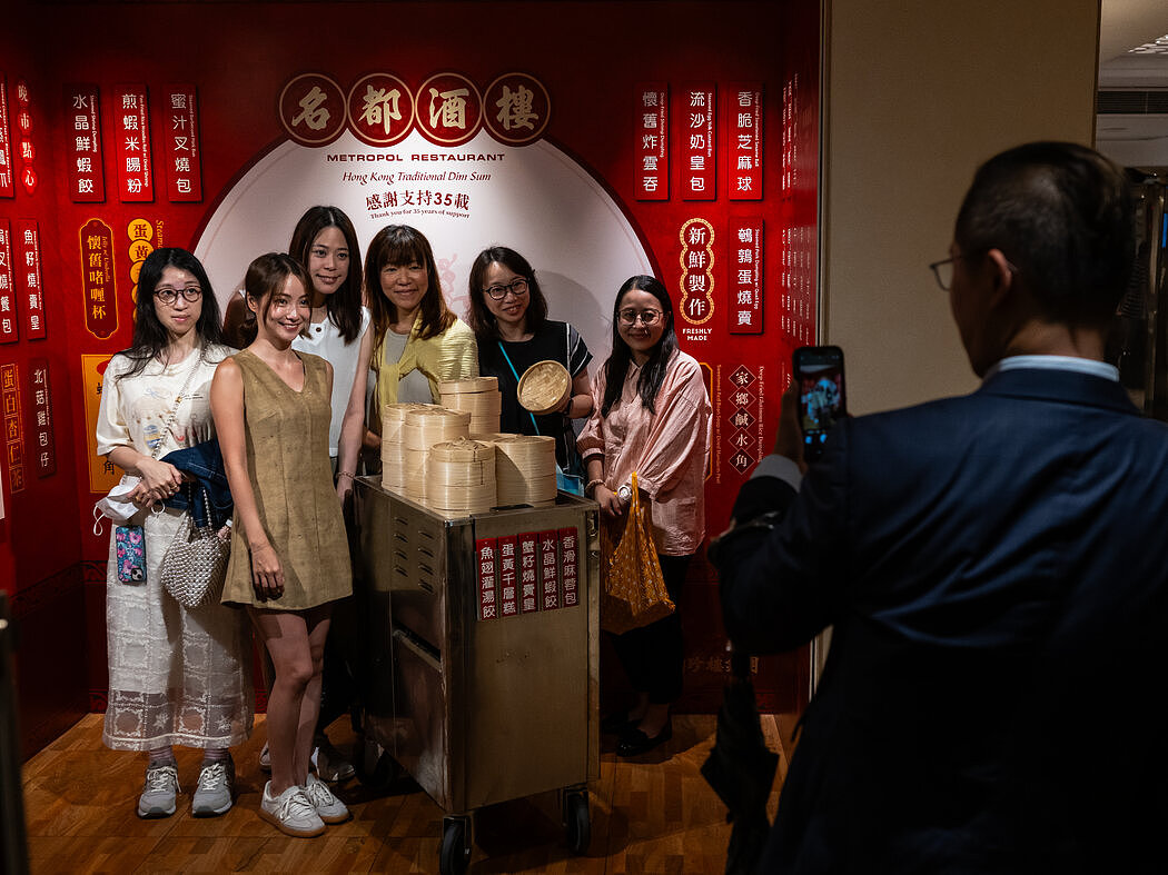 “点心车阿姨”谢幕:香港传统早茶文化渐成回忆(组图) - 10