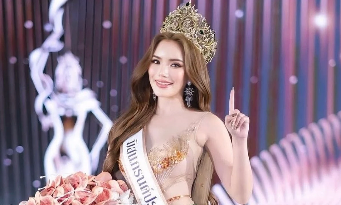27岁选美皇后“拿情趣玩具”挑逗裸片外流！仅1天就被拔后冠（组图） - 1