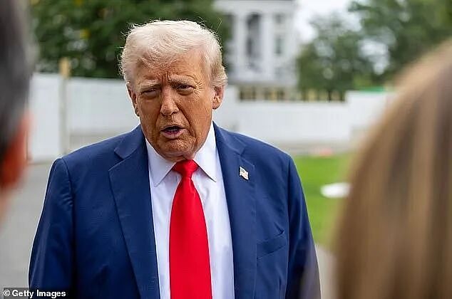 MAGA网红柯克遇刺身亡，20万人参加追悼会！特朗普、万斯等政府高层悉数到场（组图） - 2