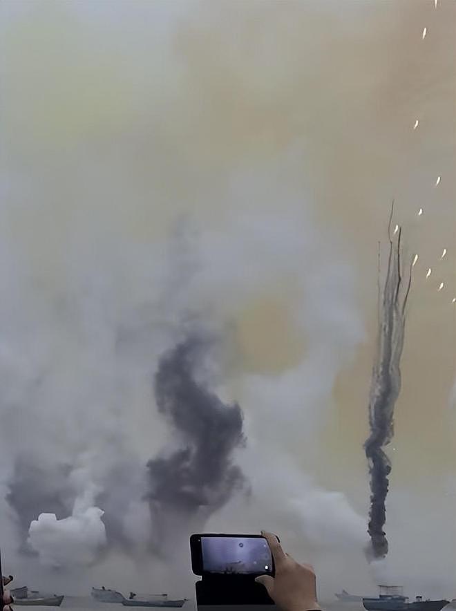 始祖鸟被曝不止一次高原放烟花!疑似彩排照片流出,网友呼吁重罚(组图) - 16