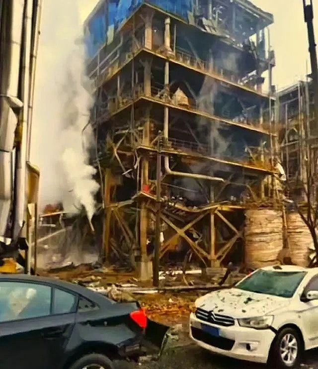 山西化工企业爆炸1死1伤！钢结构建筑严重变形，瓦砾散落如废墟（组图） - 1