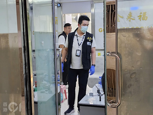 最近香港太魔幻了:海边浮尸未解,半亿黄金遭劫,市区惊现千磅炸弹(组图) - 5
