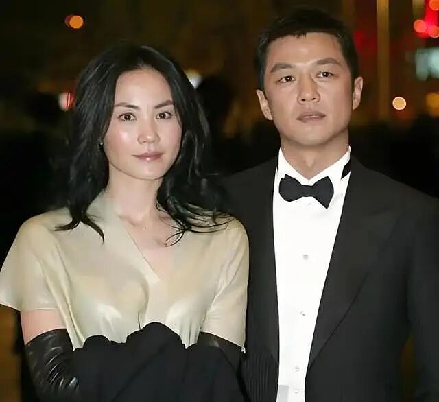 53岁的李亚鹏现状曝光！公司狂赚70亿后，带娇妻住乡下吃野菜（组图） - 4