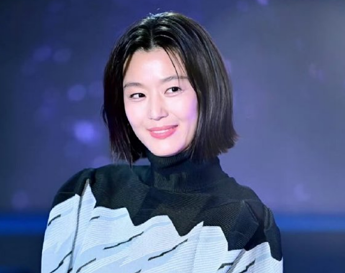 全智贤回应了！否认中国代言解约称只是延期，官媒持续点名表态（组图） - 12