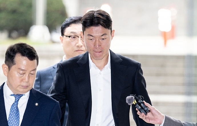 非法拍摄性爱视频，韩国国脚被永久禁足（组图） - 1