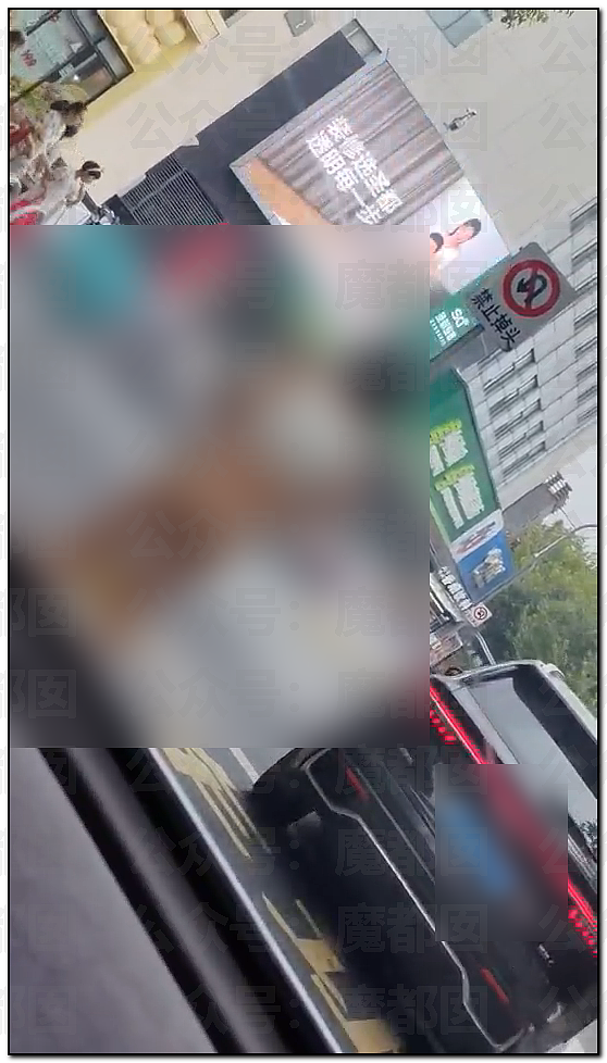 妙龄女子餐馆当众脱衣+马路上光下体揍路人和拦截车辆（视频/组图） - 9
