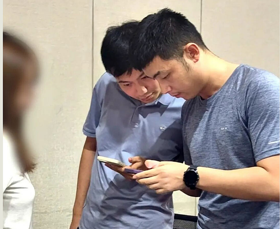 18岁中国女留学生连夜从澳洲回国,带着空行李箱去银行要取90万现金(组图) - 4