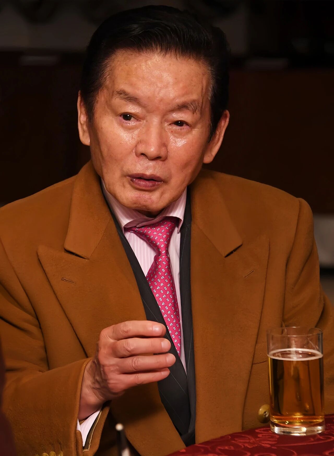 77岁风流巨富去世，留下一个悬案，一笔遗产（组图） - 1