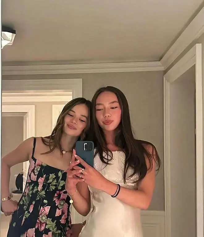 豪门大戏！邓文迪俩00后女儿爽爽躺赢默多克家族继承大战？又继承又拿百亿，比哥姐都快乐…（组图） - 23