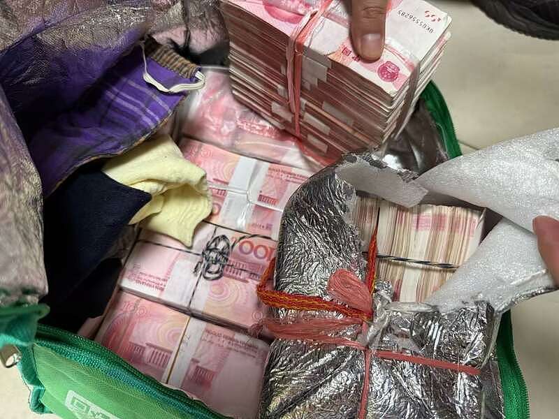 居民楼道惊现65万元现金，为何无人认领（组图） - 2