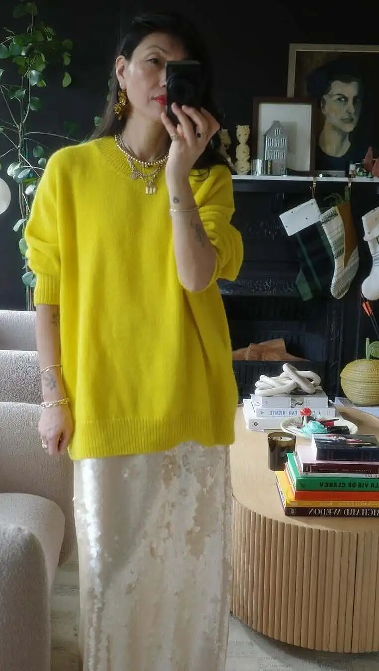 【时尚】50岁不拼颜值、不靠滤镜，单凭穿搭就圈粉75w+（组图） - 70