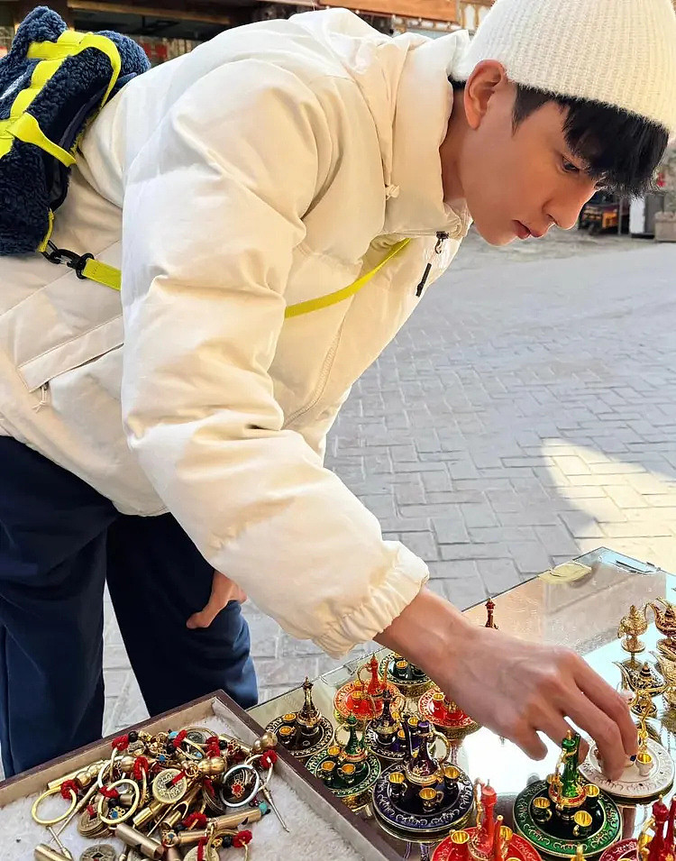 于朦胧遗产被扒,经济没有崩盘,收入细节曝光十分可观(组图) - 6