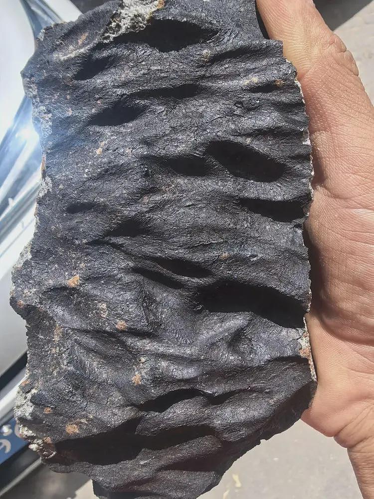 “陨石猎人”:在茂名挖出423公斤陨石;村民称此前不知有陨石,曾见有外人来果园(组图) - 2