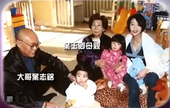 宣布正式破产!星途暗淡变三级女星,嫁入豪门开始洗白,今老公破产生活突变(组图) - 21
