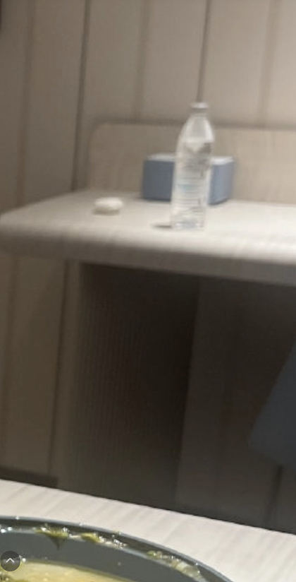 【爆笑】男朋友发来的酒店照片觉得不对劲，他是出轨了吗？网友解析：这床单褶皱有问题？（组图） - 7