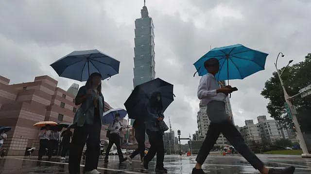 桦加沙吹袭中国华南地区，香港澳门挂八号风球（组图） - 3