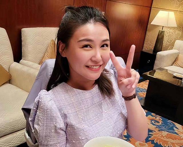 TVB知名女星转行从政，登豪华游轮晒泳装照（组图） - 1