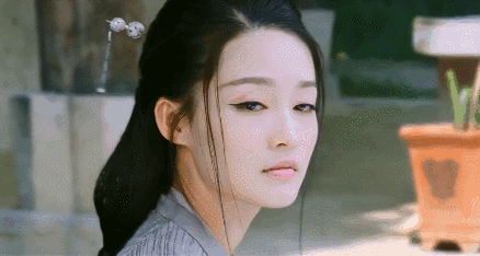 陈道明没说错,不拍戏就“消失”的李沁,已走上女演员另一条大道(组图) - 18