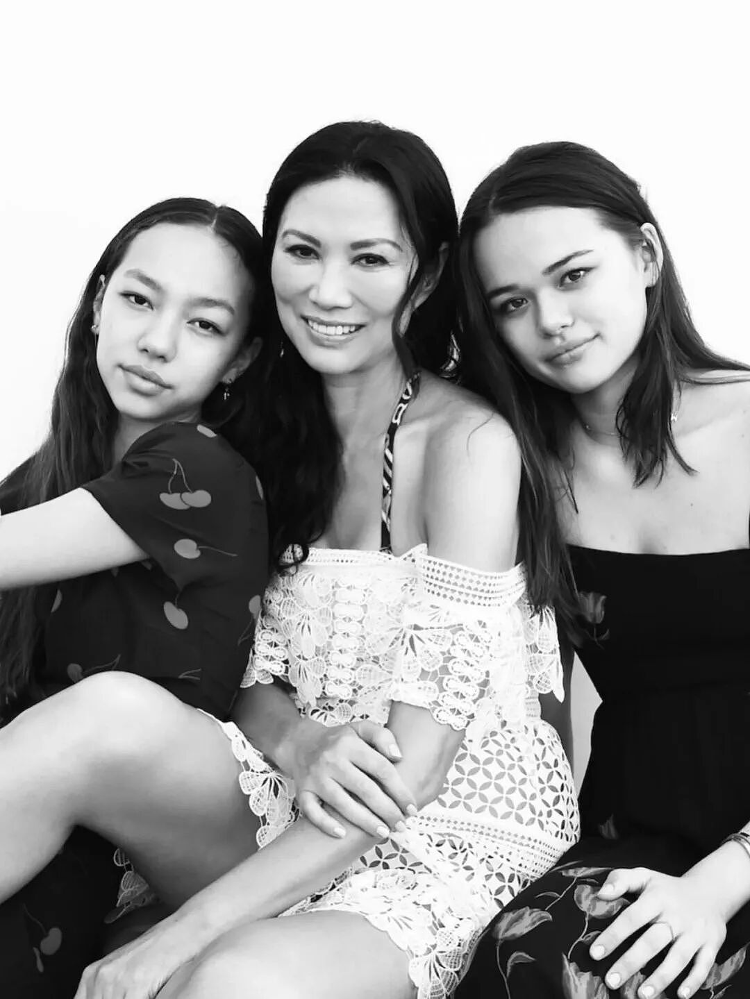 豪门大戏！邓文迪俩00后女儿爽爽躺赢默多克家族继承大战？又继承又拿百亿，比哥姐都快乐…（组图） - 21