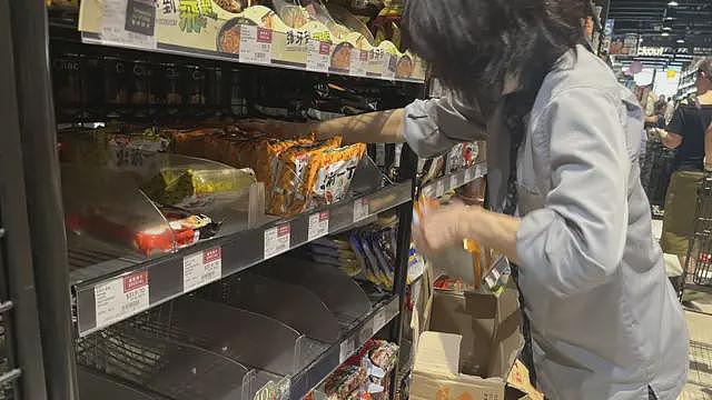 桦加沙逼近,两岸四地严阵以待“怪物等级”超强台风(组图) - 6