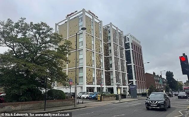 4星酒店开业后一天生意没做，全给黑户住了！还住了个恐怖分子！英国人气坏了...（组图） - 6