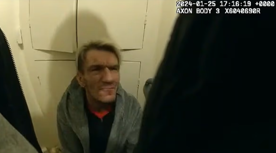 炸裂！英国男子故意传播艾滋病，哄骗性侵400名男性，如今警方急寻受害者们...（组图） - 7