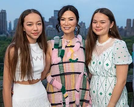澳媒大亨默多克家族继承大战终定，邓文迪俩女儿成巅峰权力之争躺赢玩家（组图） - 3