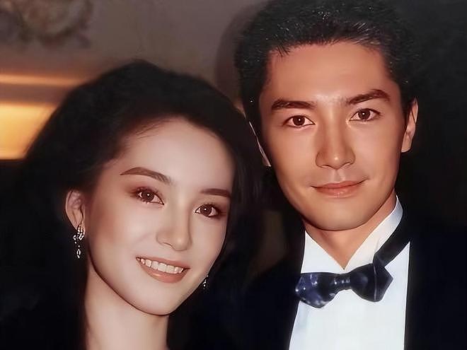 看完林青霞和秦汉合影，再看她和邢李㷧合影，生理性喜欢显而易见（组图） - 8