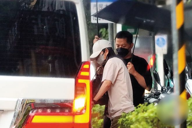 安以轩白天带娃晚上泡夜店，仨男相伴玩到凌晨，老公已入狱3年（组图） - 11