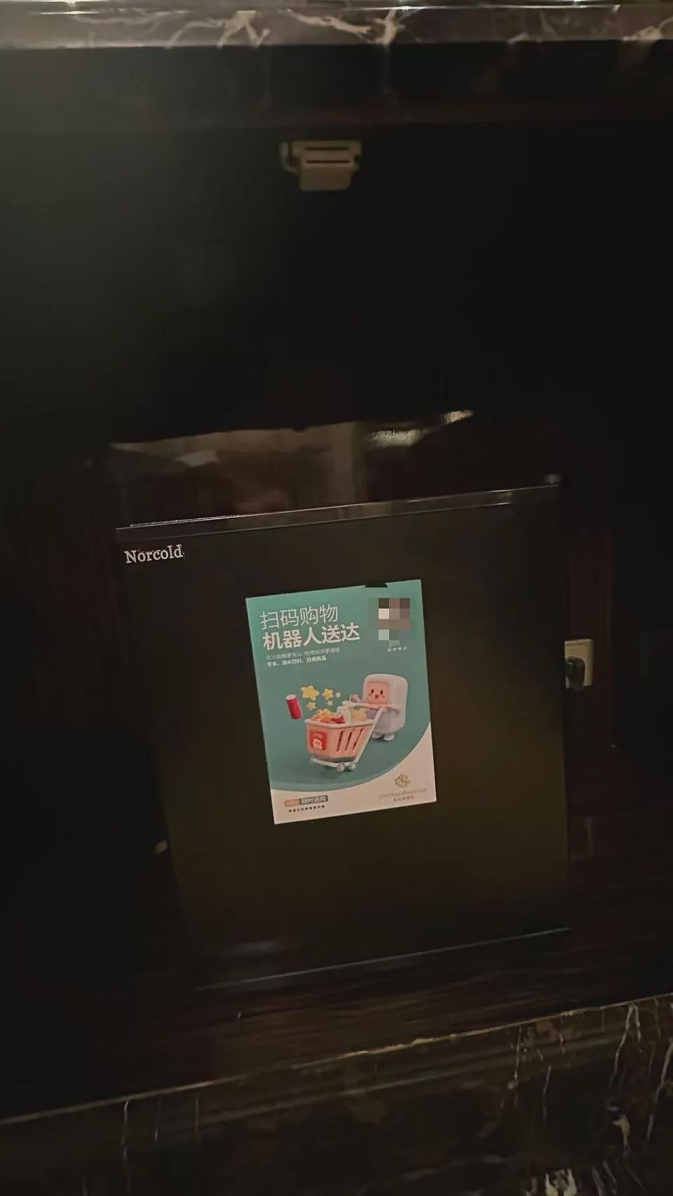 太无语!事发上海五星级酒店,夫妻半夜被迫躲在阳台:第一次遇到这种事!(组图) - 2