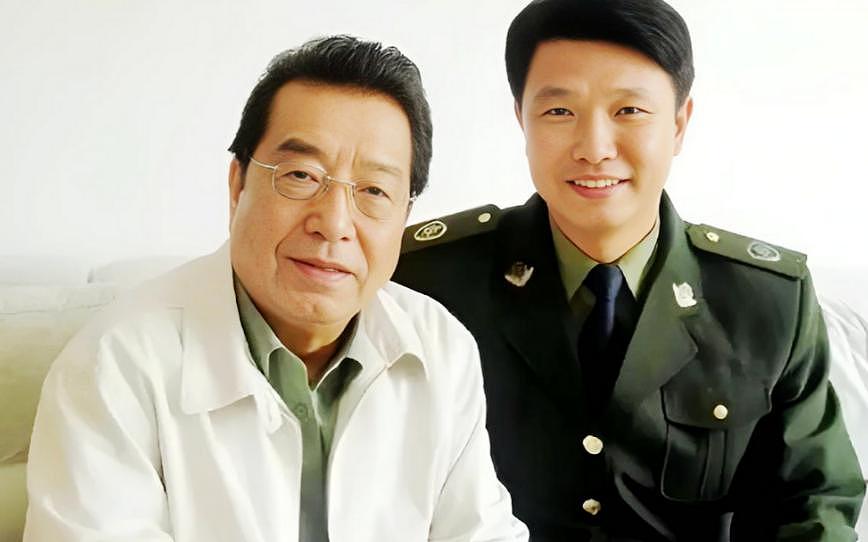 李双江近照曝光：双眼发直行动迟缓，精气神大不如前（组图） - 8