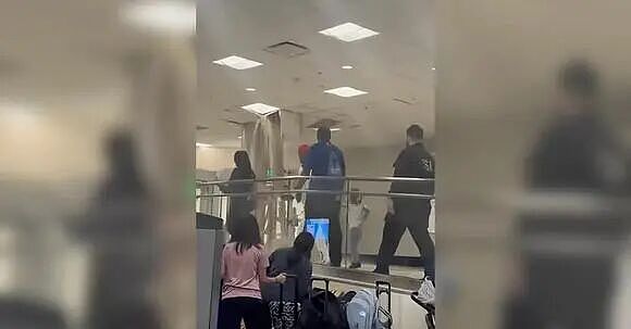 “天屎“突降！美国最繁忙机场天花板开裂，泼天的“棕色瀑布“倾泻而下，味道好熟悉…（视频/组图） - 11