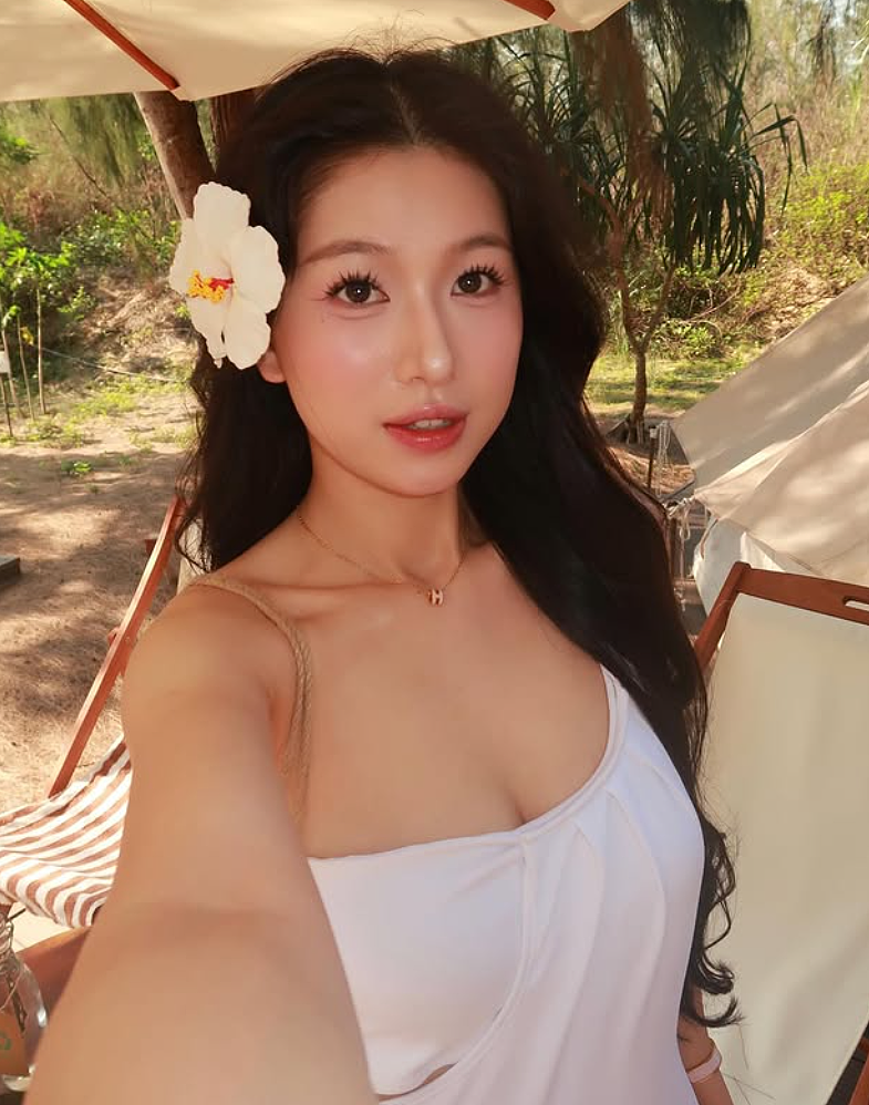 【美女】越南穿搭博主!皮肤犹如水蜜桃!原来真有又瘦又有肉的存在(组图) - 7
