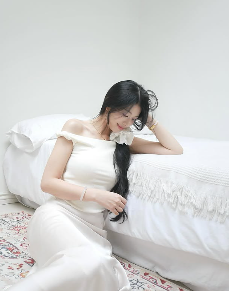 【美女】越南穿搭博主!皮肤犹如水蜜桃!原来真有又瘦又有肉的存在(组图) - 13