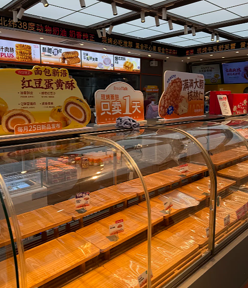 回国紧急提醒！所有飞香港航线停飞！近千架航班取消，超市全部抢空（组图） - 10