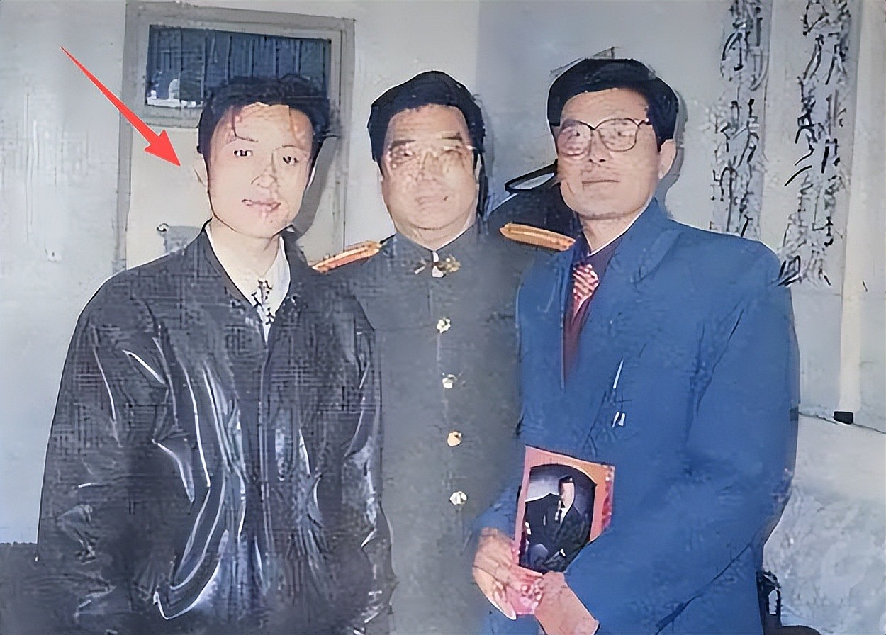 李双江近照曝光：双眼发直行动迟缓，精气神大不如前（组图） - 5