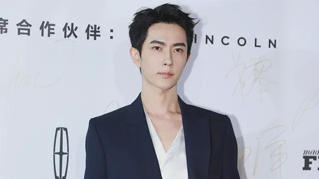 中国男星于朦胧坠楼案：官方通报后，民众为何继续质疑（组图） - 1