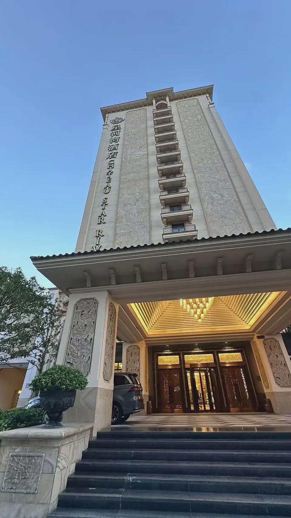 太无语!事发上海五星级酒店,夫妻半夜被迫躲在阳台:第一次遇到这种事!(组图) - 6