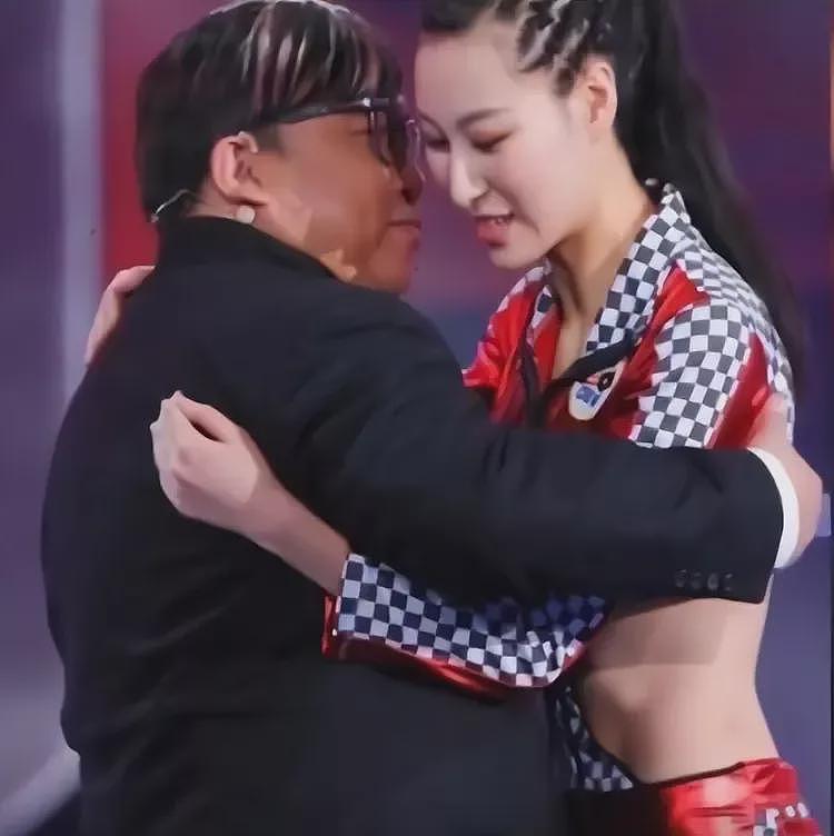 向太再揭娱乐圈黑幕:女演员被白嫖,男星玩太花早早去世(组图) - 3