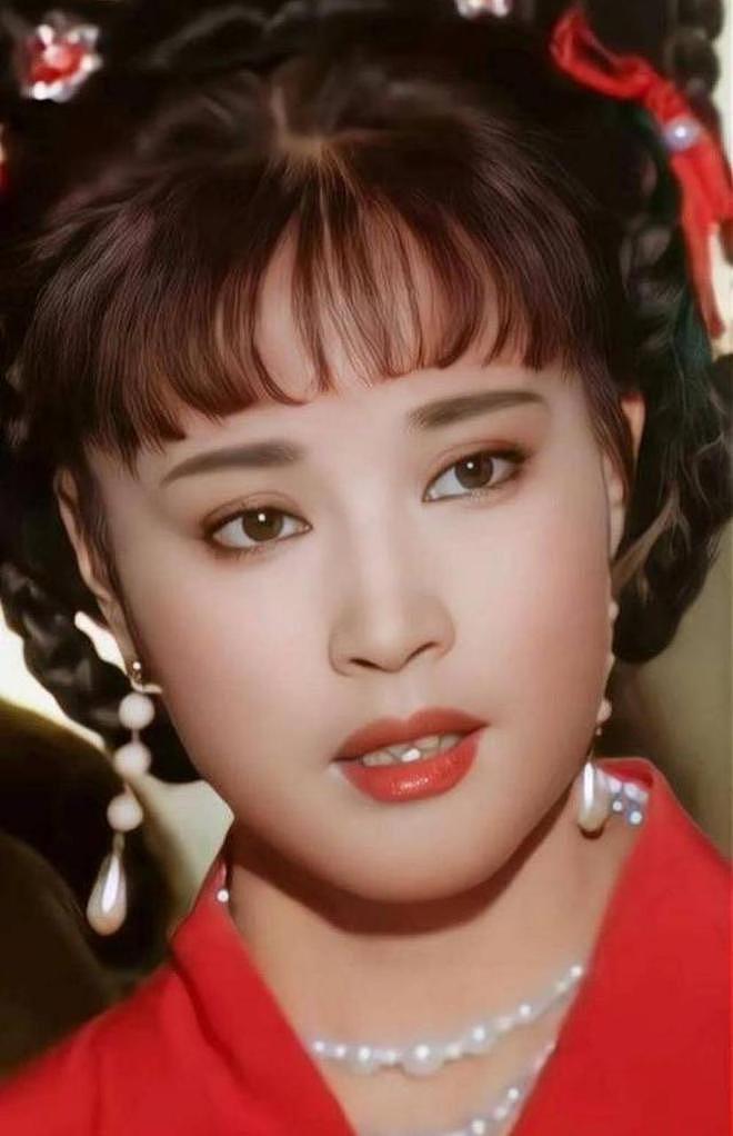 钱再多有什么用？75岁无儿无女的刘晓庆，给情绪崩溃的费翔提了醒（组图） - 13
