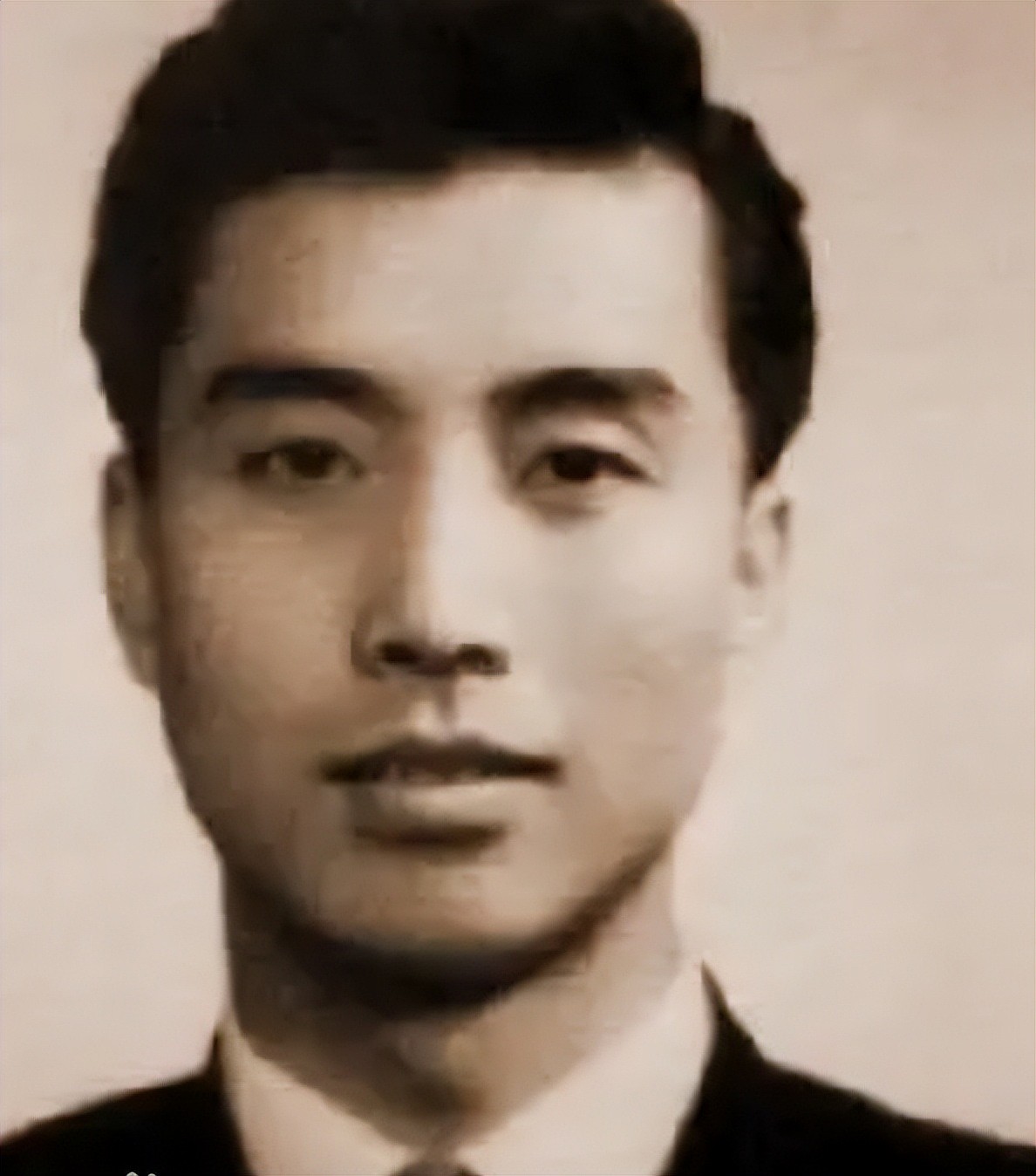 李双江近照曝光：双眼发直行动迟缓，精气神大不如前（组图） - 3