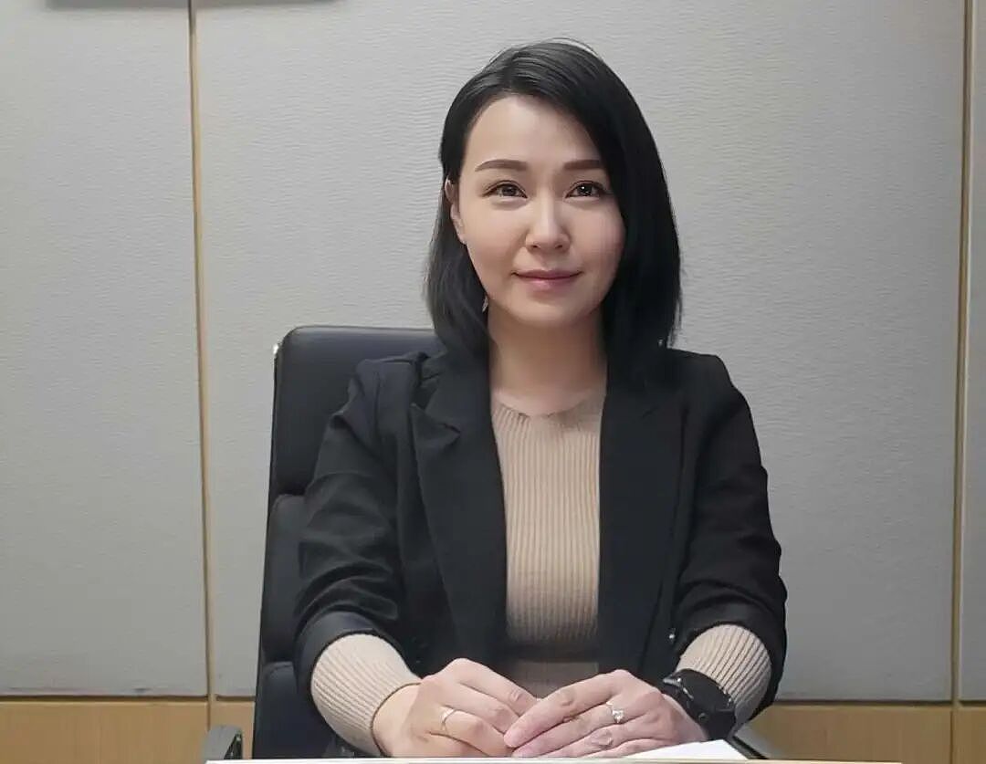 TVB知名女星转行从政，月收入稳定在7万港币，登豪华游轮晒泳装照（组图） - 4