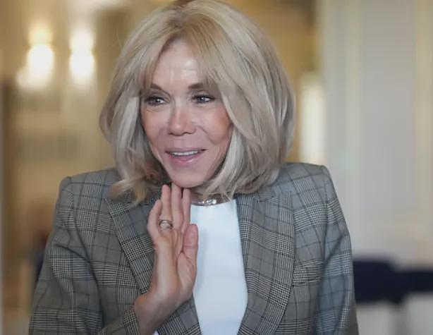 离大谱！法国第一夫人为证明自己不是男人，要向法庭提交孕照？还被要求做妇科体检...（组图） - 3