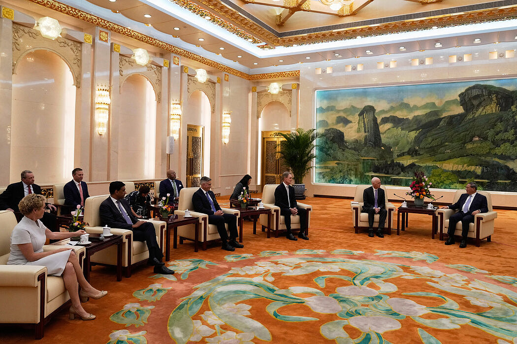 纽时：美议员代表团罕见访华，称美中缺乏军事沟通将“很危险”（组图） - 1