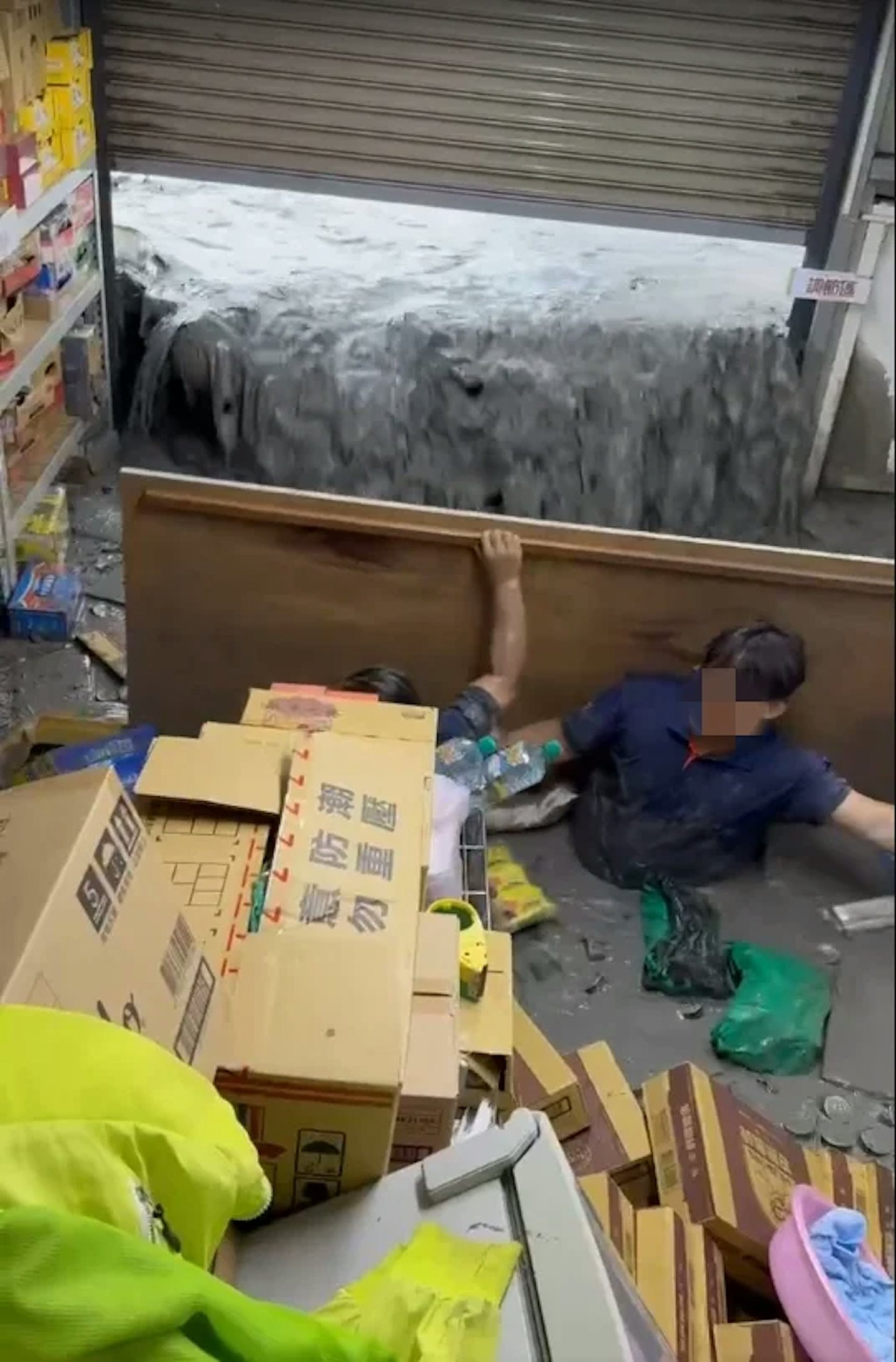台风桦加沙：外媒关注花莲！邮差称“如海啸袭村、居民爬屋逃生”（组图） - 3