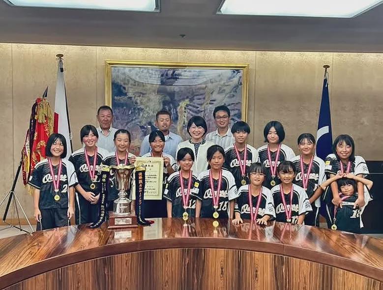 日本女市长与已婚男下属在情趣酒店开房10多次！被曝光后称：确实开房了，但我们只是在聊天（组图） - 7