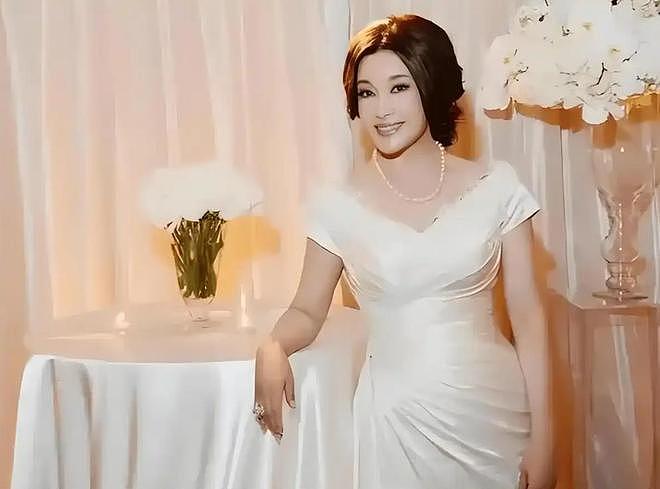 钱再多有什么用？74岁刘晓庆如今的现状，给所有中老年人提了个醒（组图） - 10