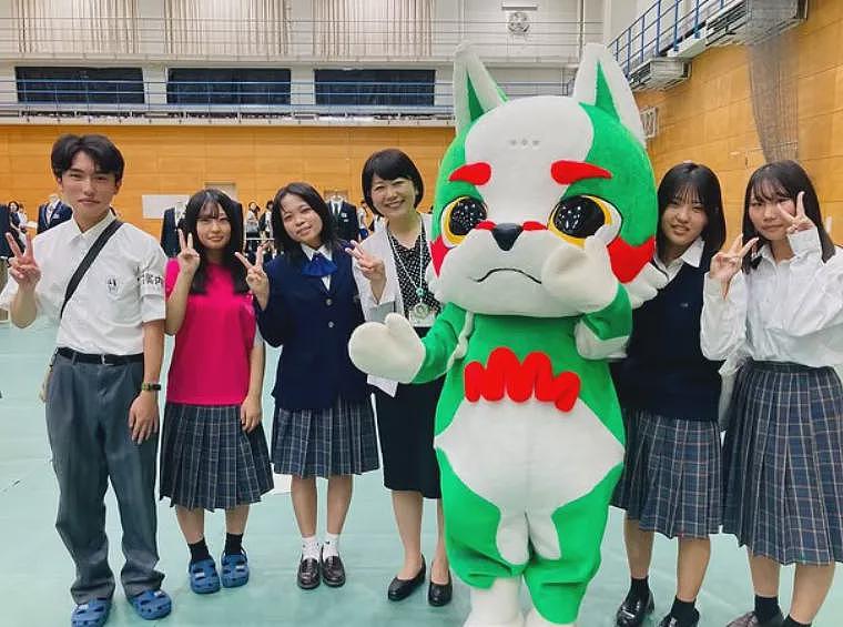日本女市长与已婚男下属在情趣酒店开房10多次！被曝光后称：确实开房了，但我们只是在聊天（组图） - 11